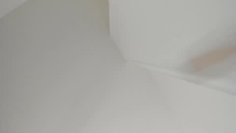 Snapshot of sarasaenz__ chatting on February 4, 11:27 am online show from February 4, 11:27 am