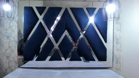 Snapshot of sarasaenz__ chatting on February 25, 3:05 pm online show from February 25, 3:05 pm