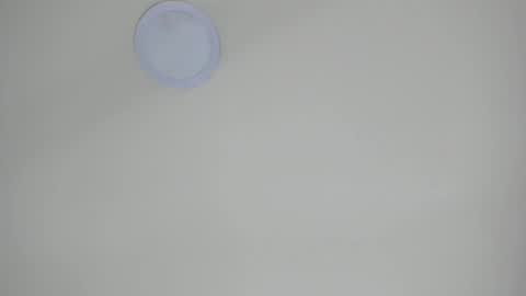 Snapshot of sarasaenz__ chatting on February 27, 10:59 am online show from February 27, 10:59 am