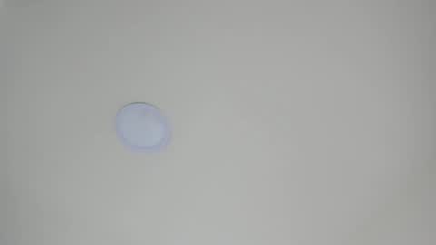 Snapshot of sarasaenz__ chatting on March 7, 11:40 am online show from March 7, 11:40 am