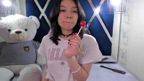 Snapshot of sarasaenz__ chatting on March 11, 2:40 pm online show from March 11, 2:40 pm