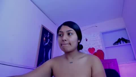 sarastonesx online show from October 8, 10:35 am