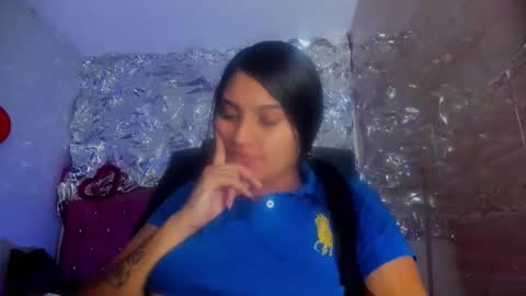 sarastonesx online show from March 31, 12:01 am