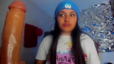 sarastonesx online show from April 6, 4:46 am