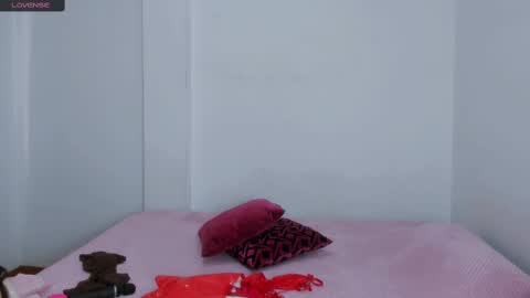 Sara   online show from March 5, 5:29 pm