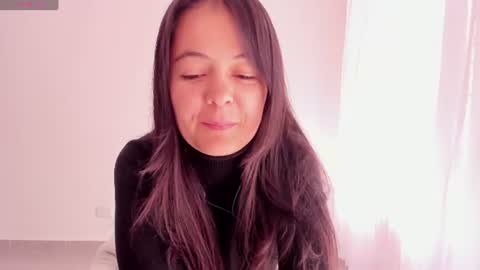 Snapshot of sarasweet_4 chatting on June 17, 2:18 pm Sara online show from June 17, 2:18 pm