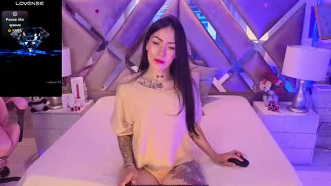 Sara  online show from February 25, 3:32 pm