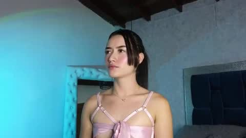 Snapshot of sarawilliamss_ chatting on December 5, 1:06 pm Sara W online show from December 5, 1:06 pm