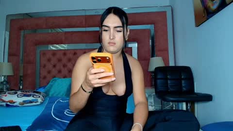 Snapshot of sarawonder69x chatting on June 8, 7:36 pm Sara Rivera online show from June 8, 7:36 pm