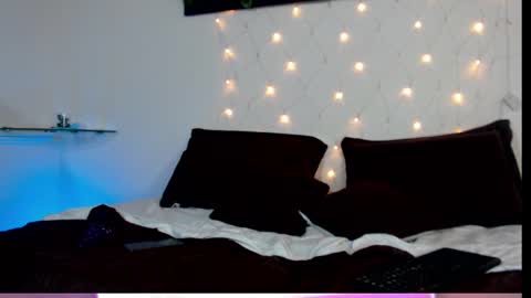 saray__jones online show from February 12, 6:19 pm