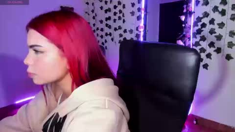 saray__jones online show from September 9, 12:37 pm