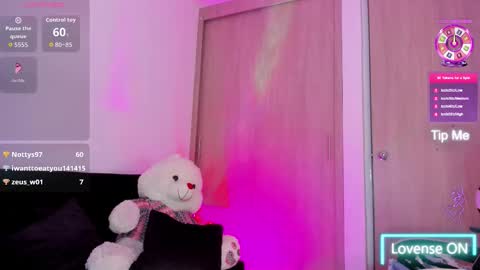 Snapshot of saray_mendoza chatting on February 3, 2:53 am Saray Mendoza online show from February 3, 2:53 am