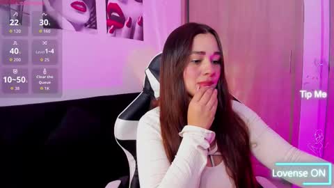 Snapshot of saray_mendoza chatting on February 28, 12:11 am Saray Mendoza online show from February 28, 12:11 am