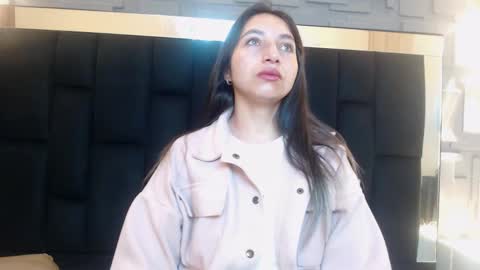 Saray Pink online show from January 8, 11:45 am