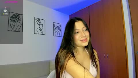 Snapshot of saraysweet_ chatting on June 4, 10:38 pm saraysweet_ online show from June 4, 10:38 pm