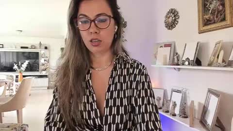 sarha online show from February 11, 3:29 pm