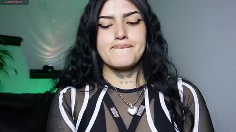 Sari  online show from September 29, 9:19 pm