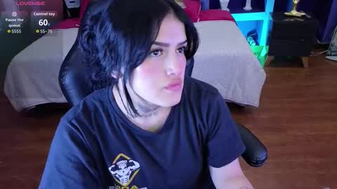 Sari  online show from November 18, 8:24 pm