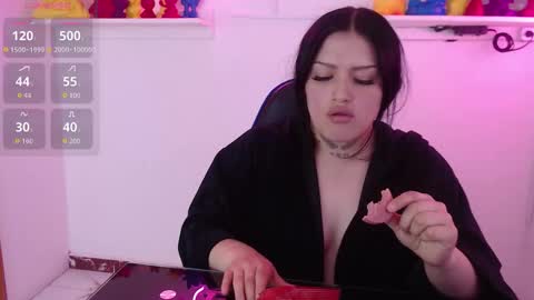 Sari  online show from February 20, 9:48 pm