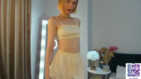 Your Selena 3 online show from September 13, 2:33 am