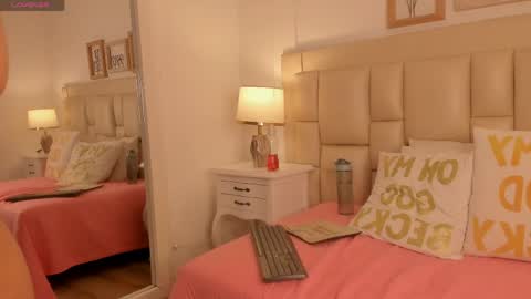 sarit_ online show from May 16, 7:56 pm