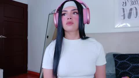 Sara online show from January 7, 8:55 pm