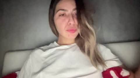 Sarrah online show from November 8, 10:30 pm