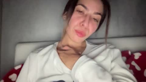 Sarrah online show from November 25, 9:59 pm