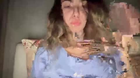 Sarrah online show from December 17, 9:32 pm