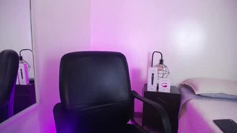 Sasha Brattz online show from September 17, 9:38 pm