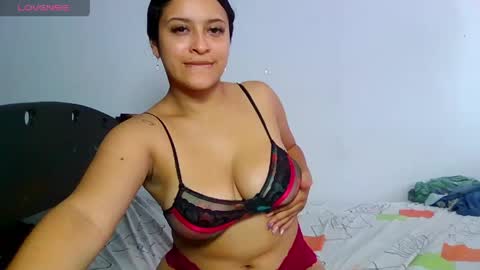Snapshot of sasha_rose23 chatting on April 23, 8:22 pm Camila online show from April 23, 8:22 pm