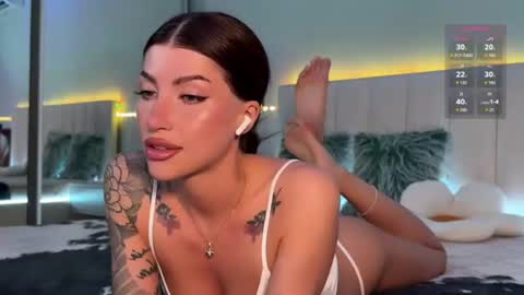 Snapshot of sasha_suprapro chatting on July 9, 9:52 pm Hi everyone my name is Sasha online show from July 9, 9:52 pm