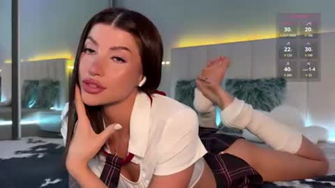 Snapshot of sasha_suprapro chatting on July 14, 8:25 pm Hi everyone my name is Sasha online show from July 14, 8:25 pm