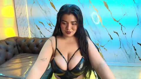 Snapshot of sasha_tf chatting on June 6, 8:24 pm Sasha online show from June 6, 8:24 pm