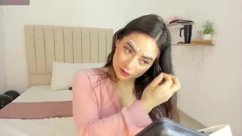 Snapshot of sashaa_petit chatting on September 17, 11:34 am Sashaa online show from September 17, 11:34 am