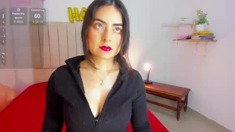 Snapshot of sashaa_petit chatting on October 14, 11:44 am Sashaa online show from October 14, 11:44 am