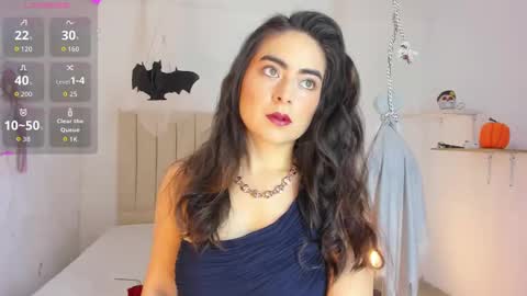 Snapshot of sashaa_petit chatting on October 18, 11:00 am Sashaa online show from October 18, 11:00 am