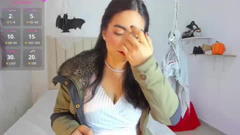 Snapshot of sashaa_petit chatting on October 22, 11:10 am Sashaa online show from October 22, 11:10 am