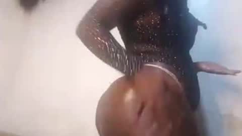 Snapshot of sashabigbooty chatting on September 29, 9:52 pm sashabigbooty online show from September 29, 9:52 pm