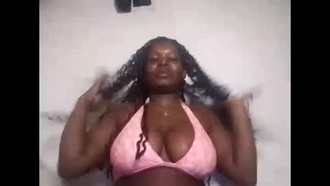 Snapshot of sashabigbooty chatting on October 2, 10:39 pm sashabigbooty online show from October 2, 10:39 pm