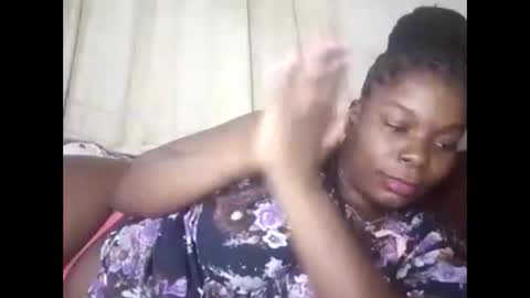 Snapshot of sashabigbooty chatting on October 12, 9:47 pm sashabigbooty online show from October 12, 9:47 pm