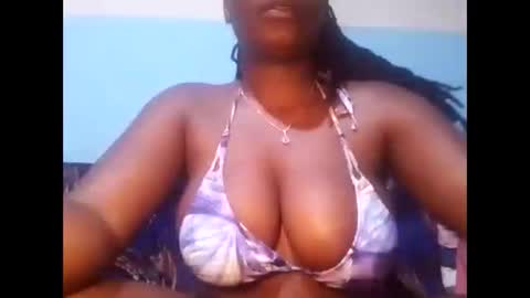 Snapshot of sashabigbooty chatting on October 26, 1:39 pm sashabigbooty online show from October 26, 1:39 pm