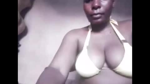 Snapshot of sashabigbooty chatting on February 23, 10:34 am sashabigbooty online show from February 23, 10:34 am