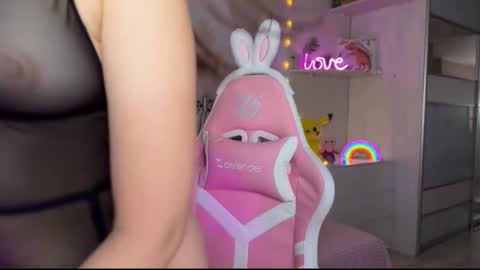 Snapshot of sashacollerx chatting on October 9, 8:01 am Alexa online show from October 9, 8:01 am