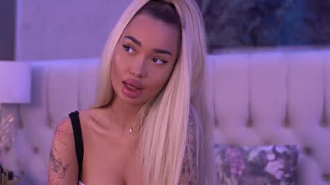 Dennise online show from September 12, 6:19 pm