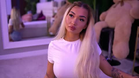 Dennise online show from September 19, 6:41 pm