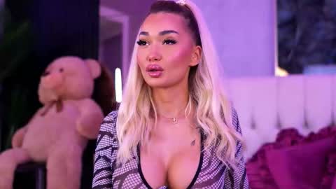 Dennise online show from September 20, 6:20 pm