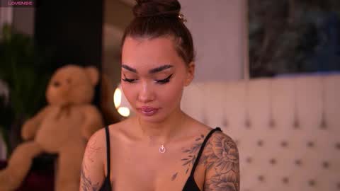 Dennise online show from October 7, 6:16 pm