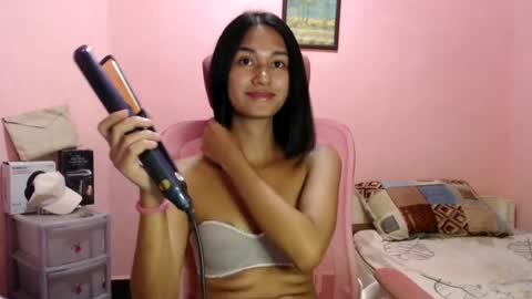 Snapshot of sashafuckss chatting on June 22, 12:57 pm Call Me Sasha online show from June 22, 12:57 pm