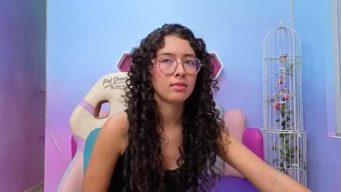 Snapshot of sashamonroee_ chatting on October 25, 4:09 am SashaMonroee  online show from October 25, 4:09 am